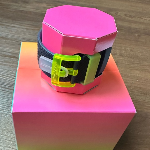 Swatch Neon To The Max ( NOT FOR SALE ) - Picture 4 of 6